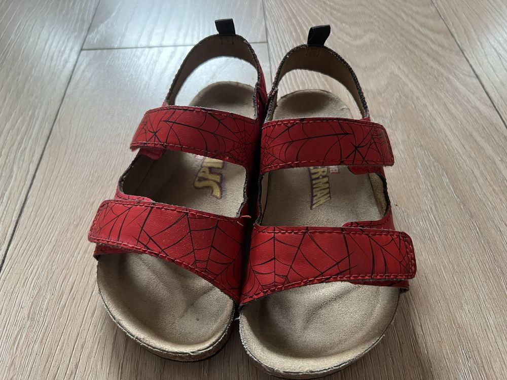 sandały chłopięce spiderman h&m czerwone r.27