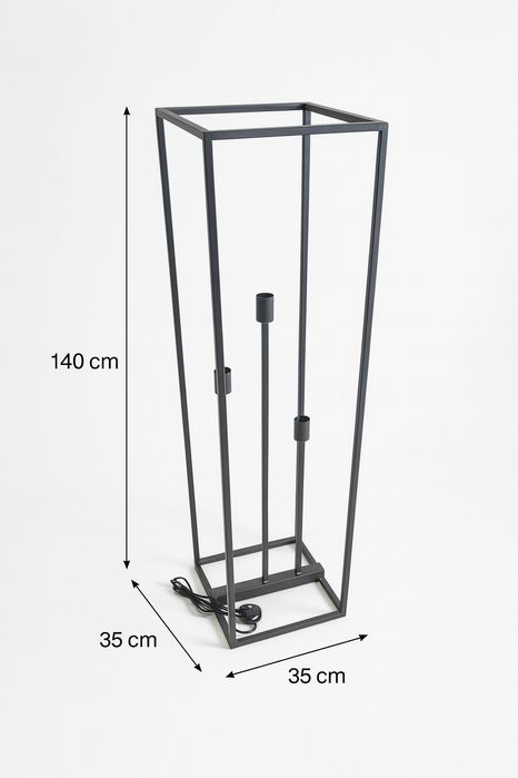 Lampa stojąca w stylu loft