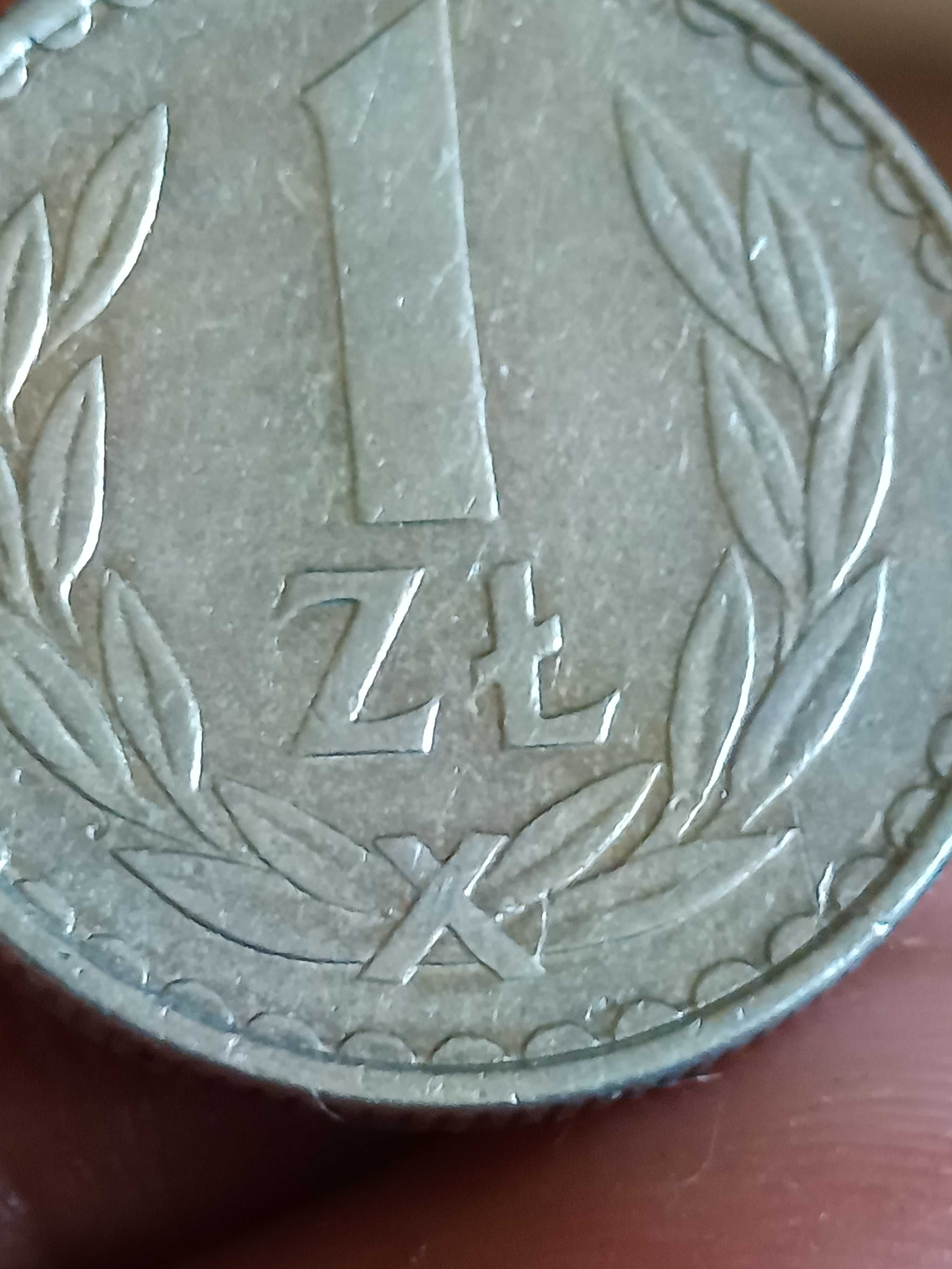 Sprzedam monetę 1 zloty 1982 rok wąska data