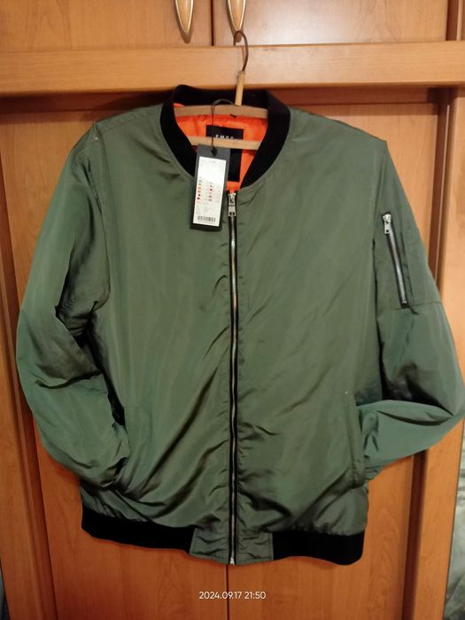 Вітровка  бомбер