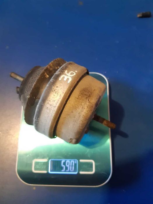 Poduszka silnika Audi A4 B5 1.9 TDI 8D0'199362L 379K 383M 379J 379M