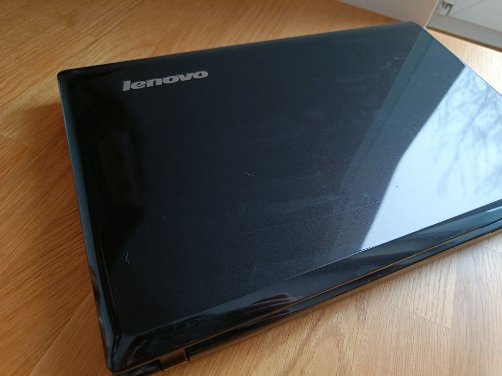 Laptop Lenovo Essential G585 15,6" E1-1200 4GB RAM