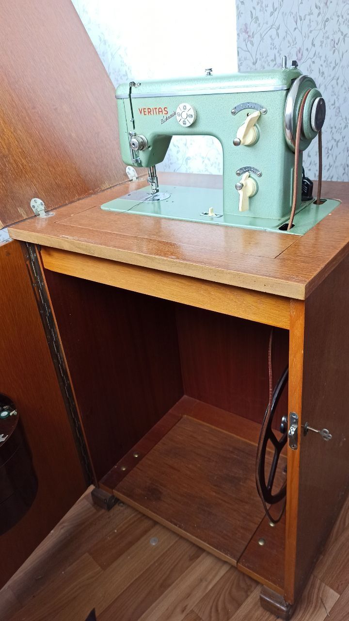 Немецкая швейная машинка "Veritas"