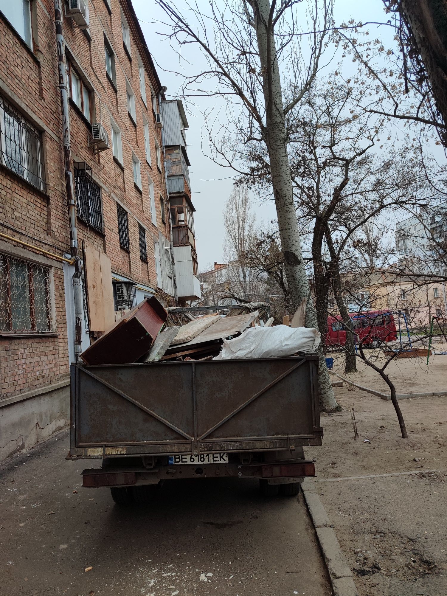 Вывоз мусора, хлама, травы, быт,строй