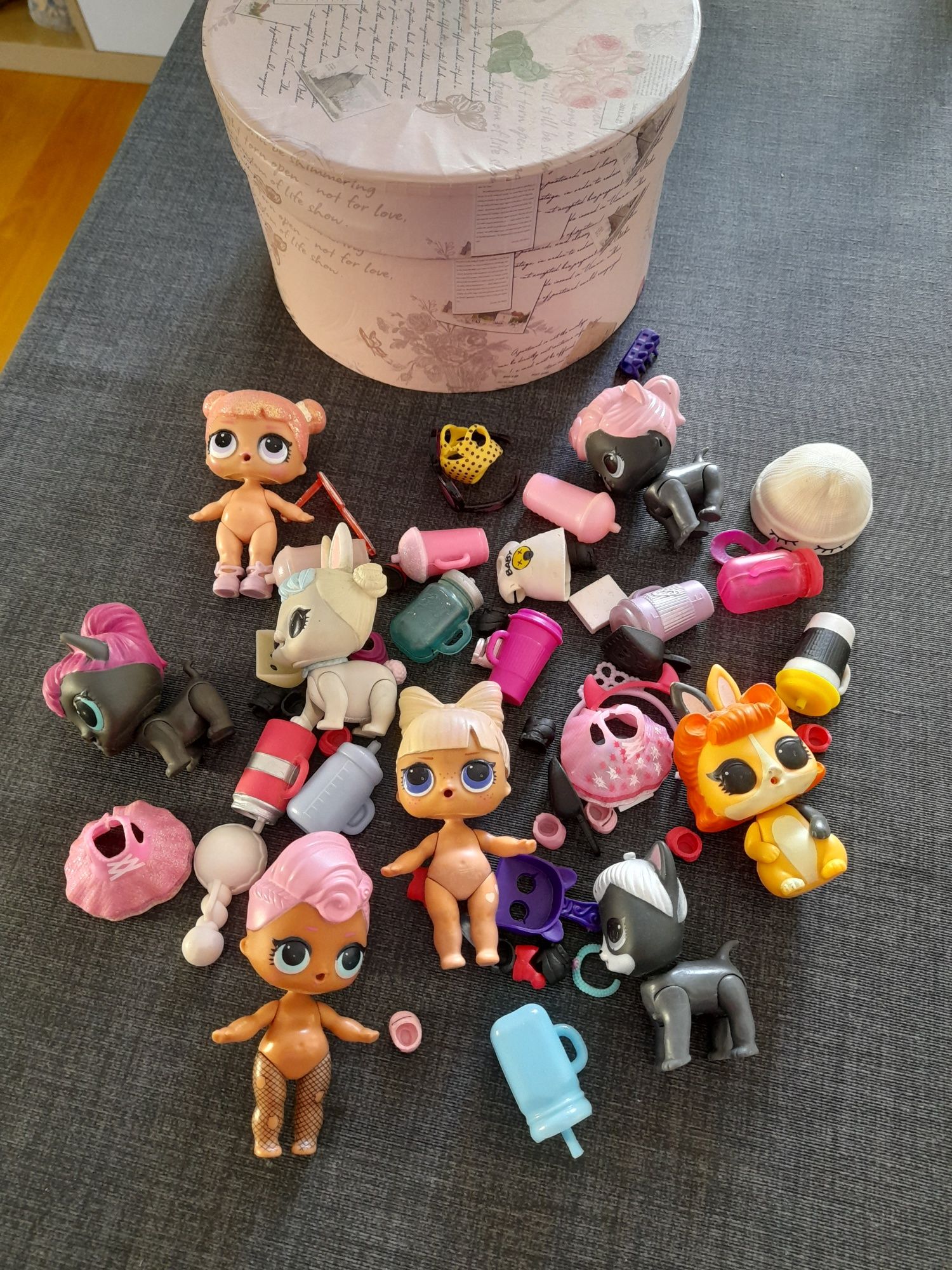 Bonecas e animais LOL