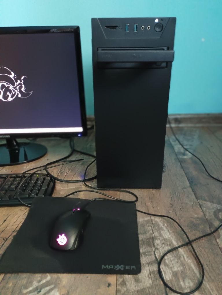 Komputer do gier + monitor Samsung S24D330H!