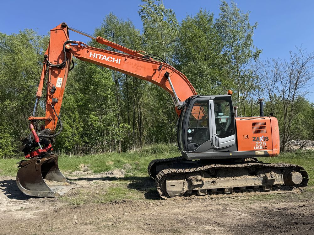 Koparka Hitachi zx225