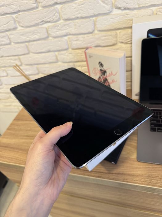Планшет Apple iPad Air 2 Space Grey LTE 64 GB