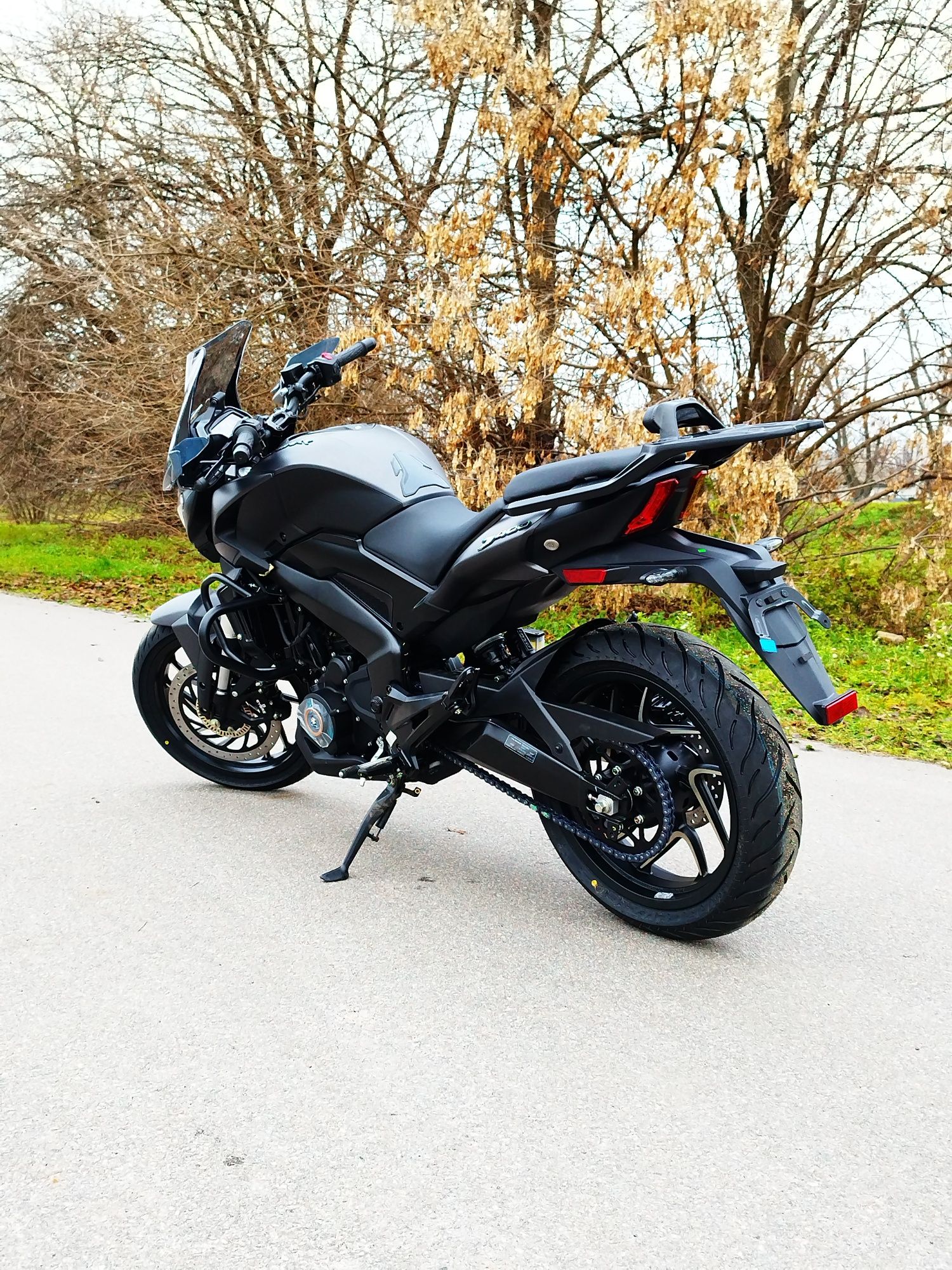 Мотоцикл Bajaj Dominar 400