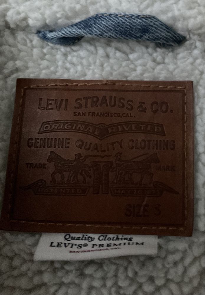 Куртка джиновая мужская LEVI STRAUSS  розмер S  44-46