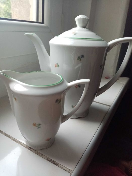 Dzbanek mlecznik porcelana