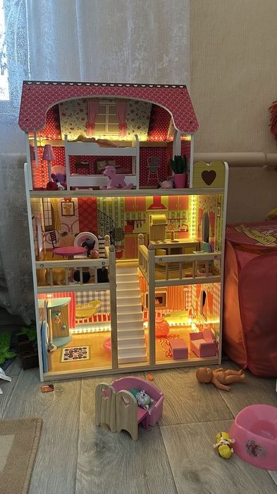 Дерев'яний ляльковий будиночок Будинок Барбі