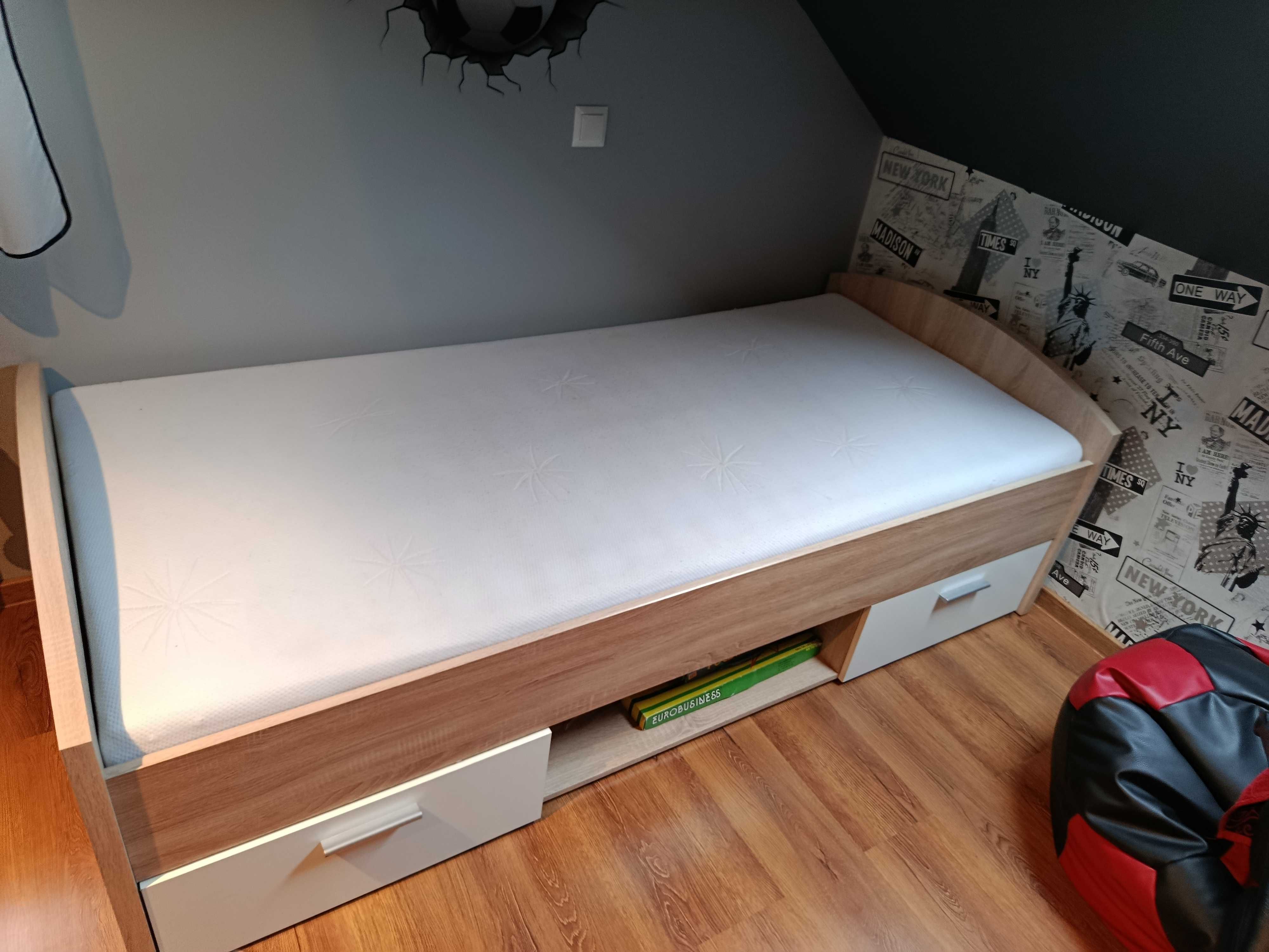 Sprzedam  łóżko+ materac