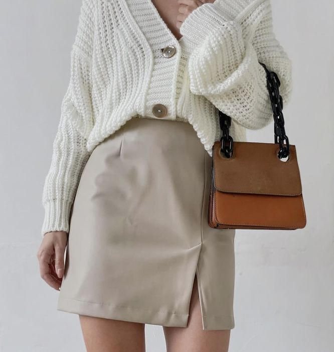 Спідниця з розрізом