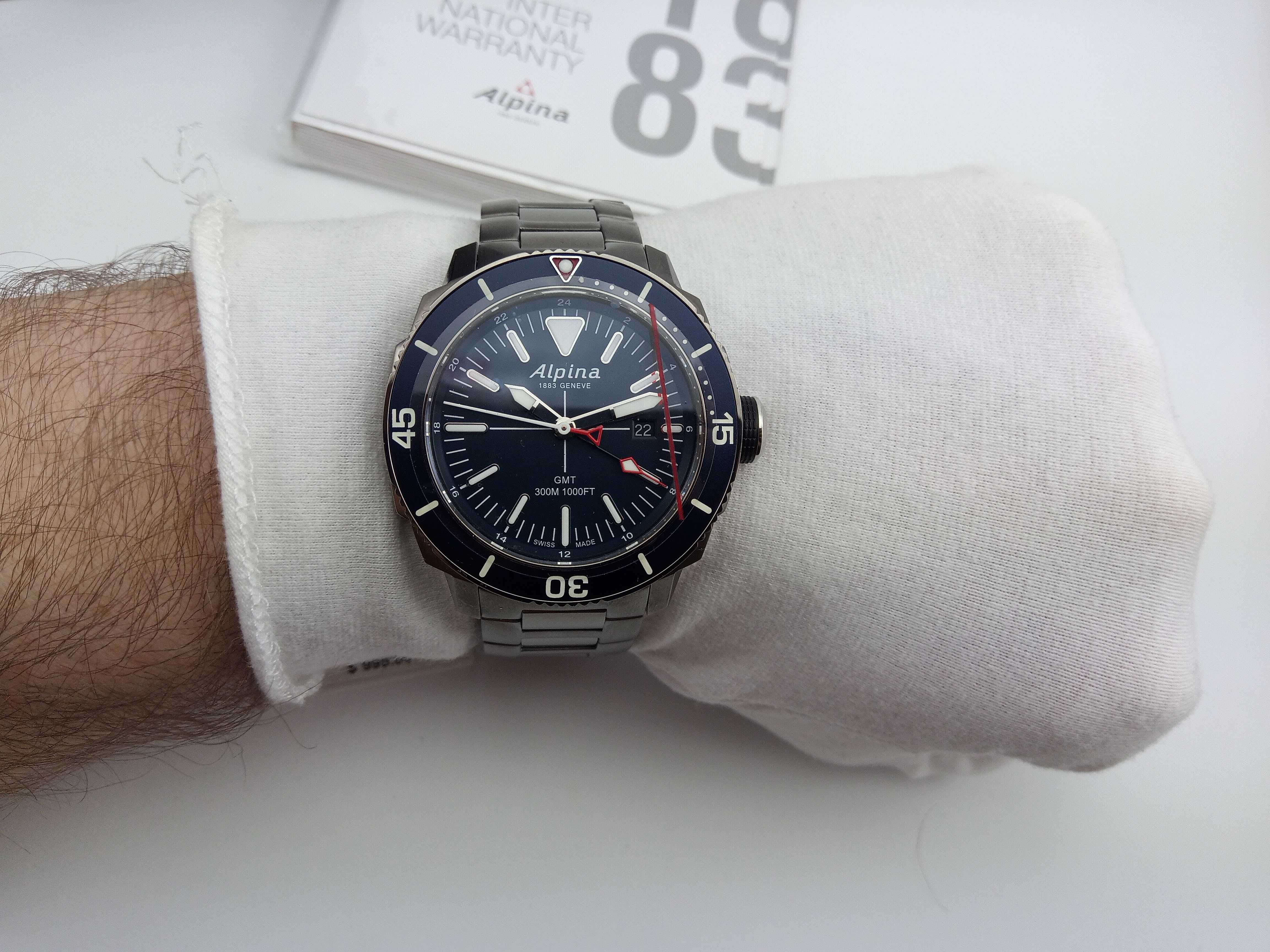 Швейцарские часы Alpina, 300м дайверы, сапфир, GMT, РРЦ €995, годинник