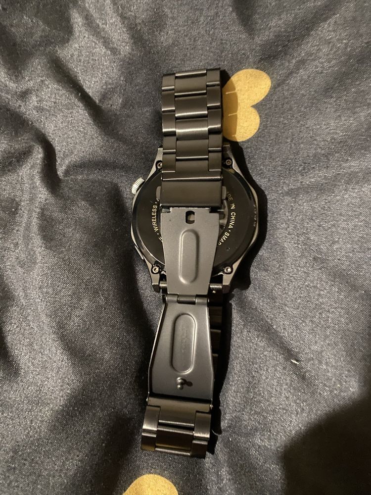 Smartwatch na bransolecie