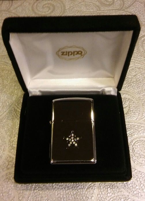 Isqueiros Zippo com cristais Swarovski