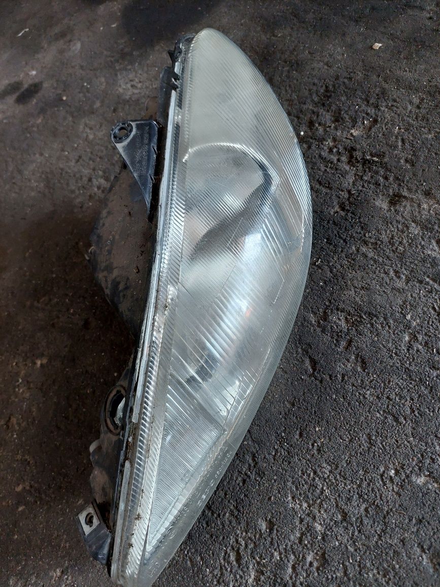 Farol esquerdo peugeot 206