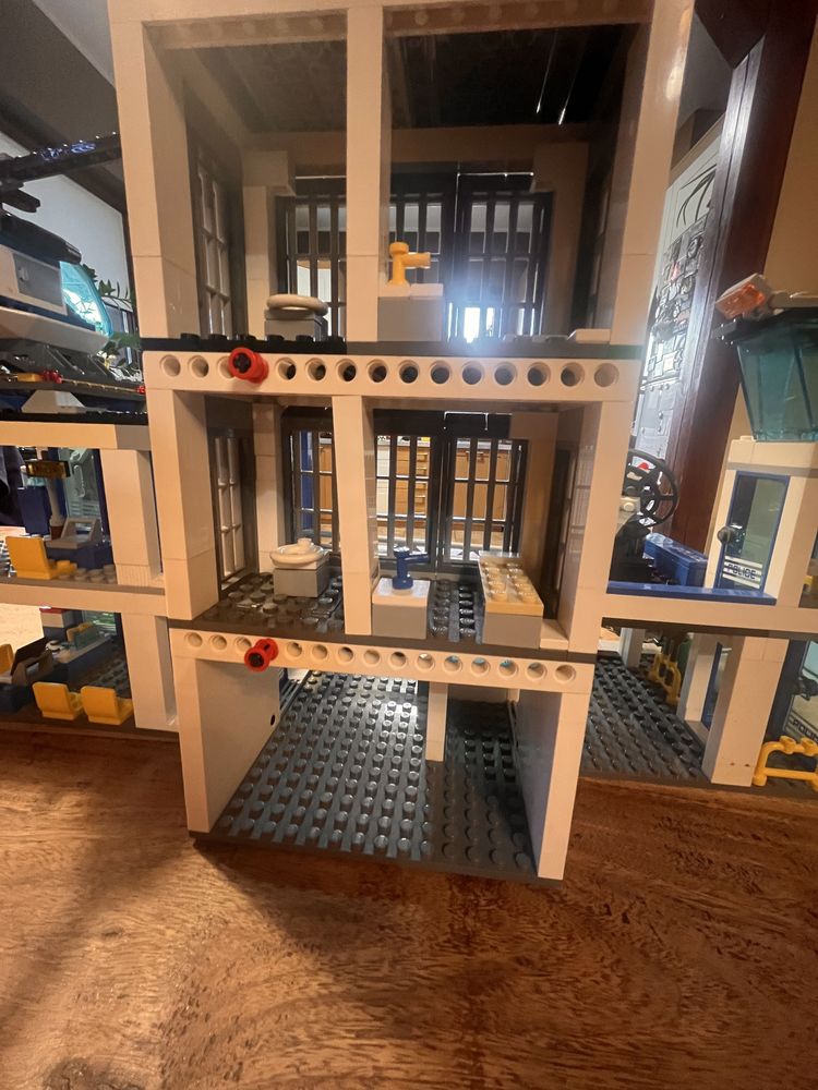 LEGO CITY posterunek policji 60047  UNIKAT z pudełkiem