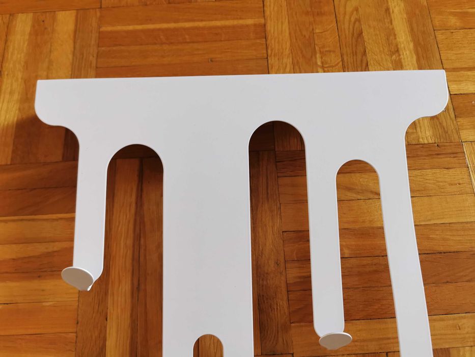 Na dziecięce akcesoria wieszak firmy VOX