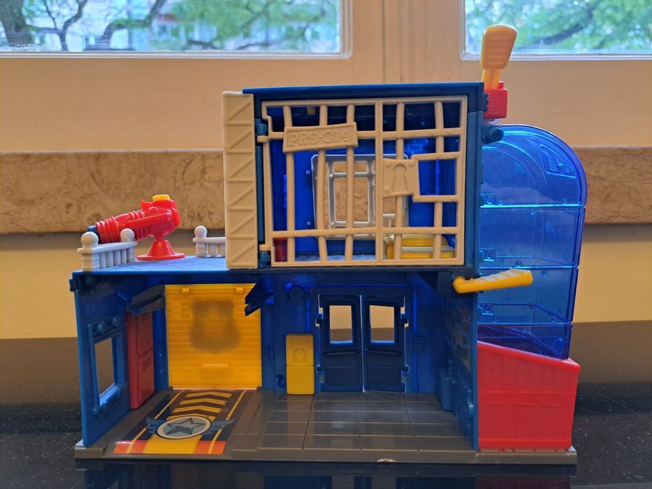 SuperZings - Playset Esquadra de Polícia SuperZings