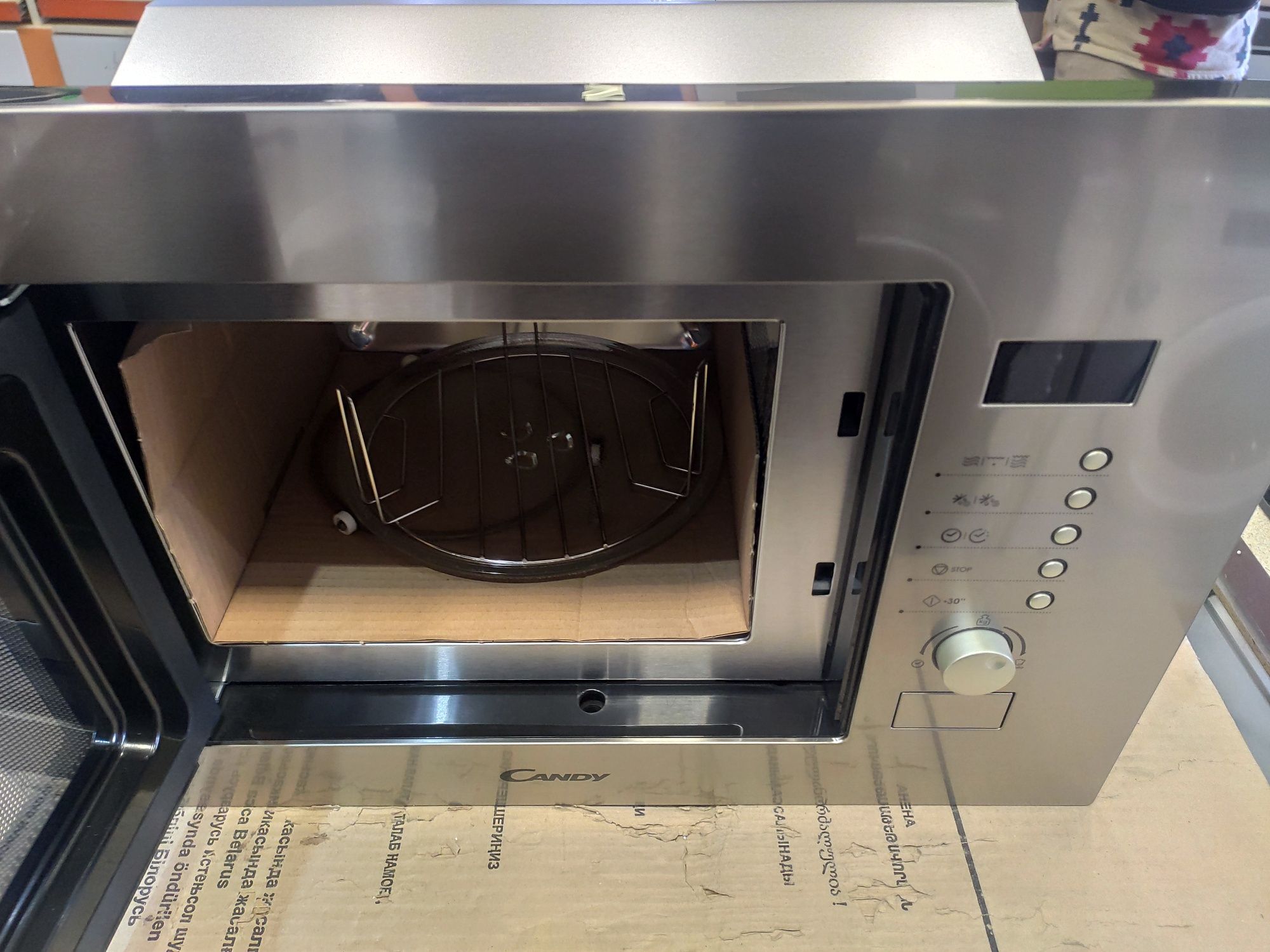 Микроволновая печь под врезку Candy AG820BVM