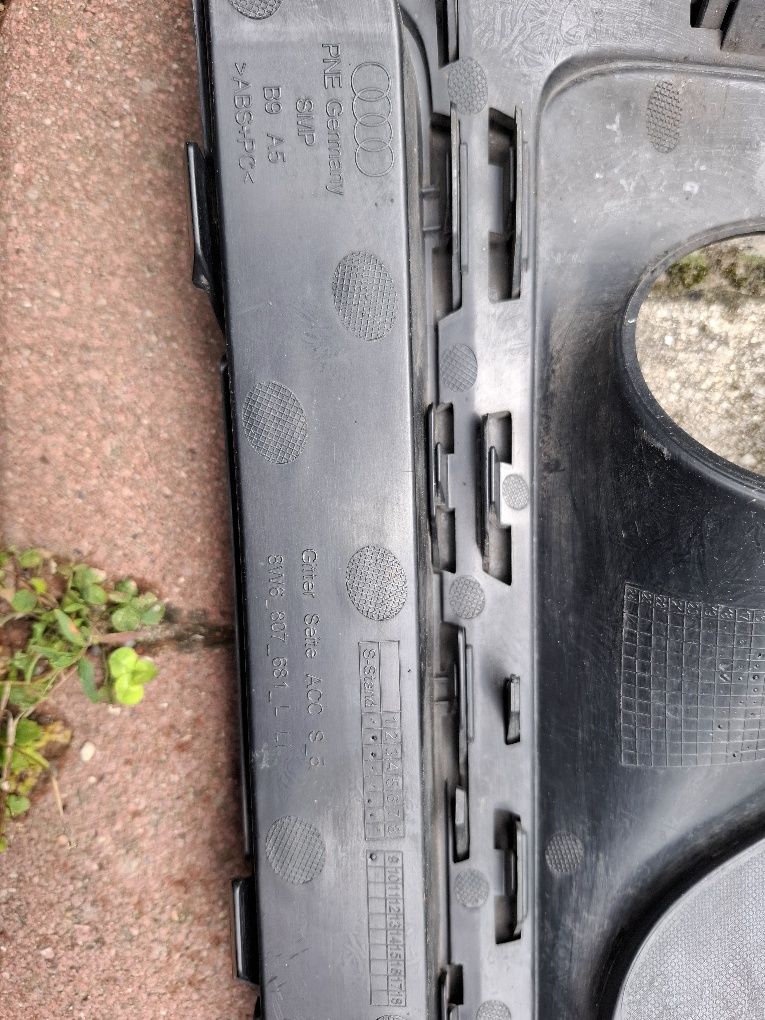 Lewa kratka zderzaka  Audi A5