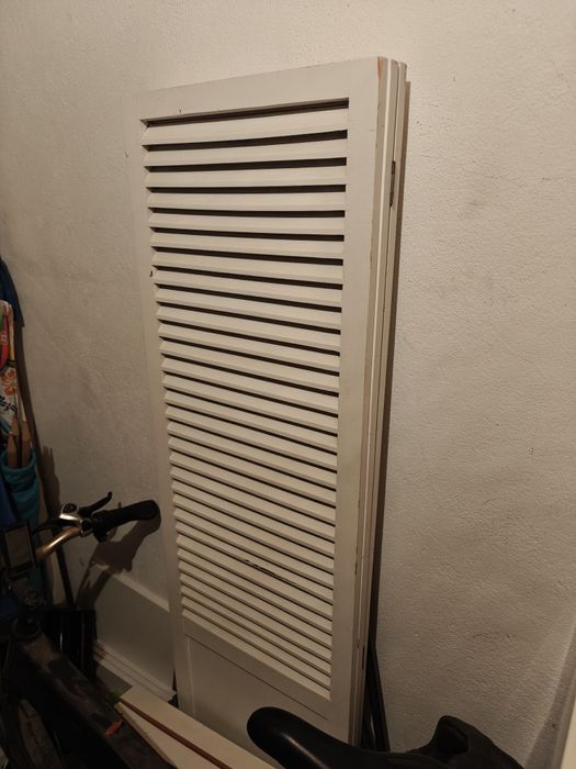 Biombo branco em três partes