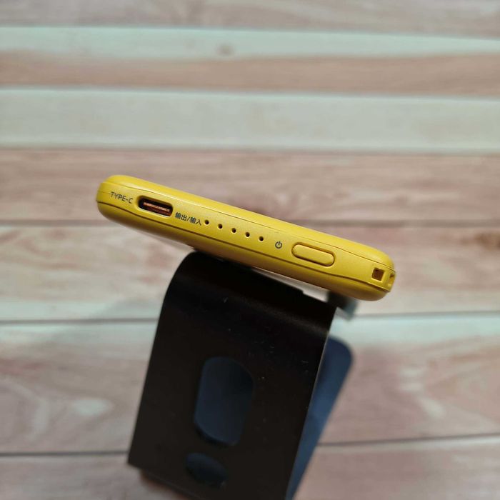 В упаковці магнітний повербанк для iPhone 11 Type-C 22,5Вт 50000 mAh