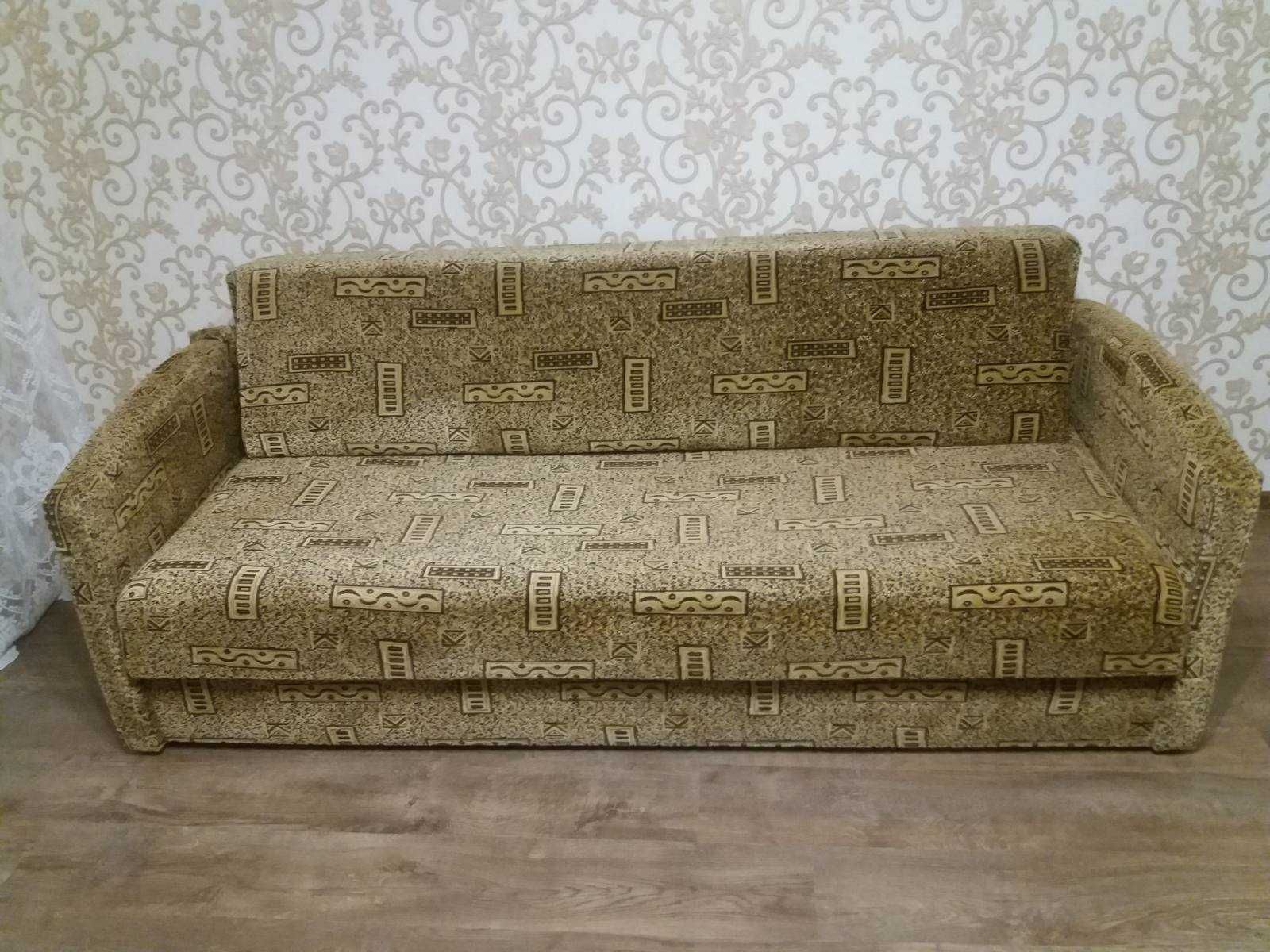 Диван для спальні чи вітальні