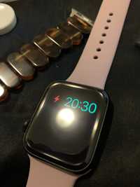 Apple Watch SE smartwatch