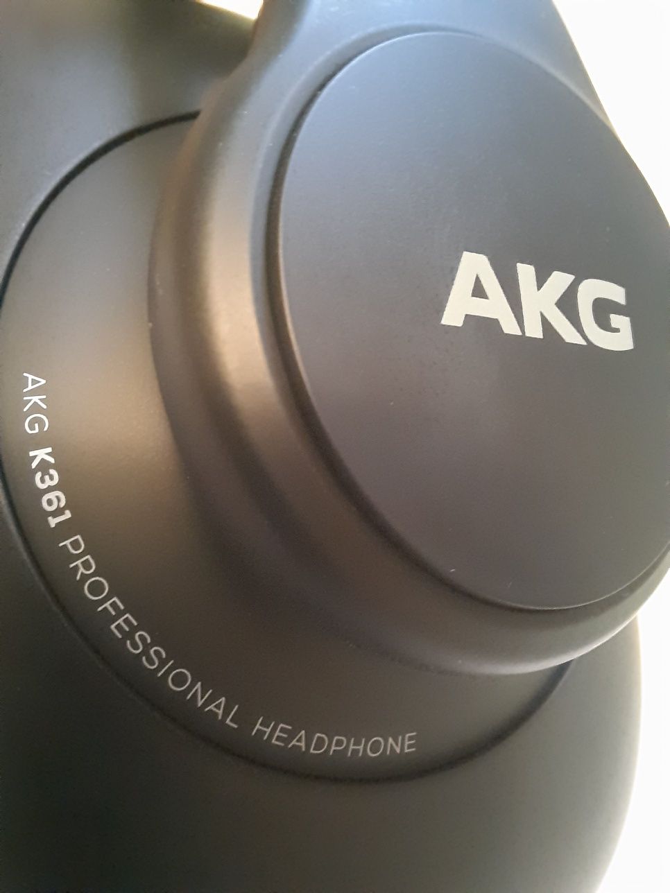Навушники AKG K361