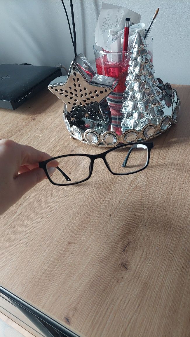Oprawki,okulary czarno-białe