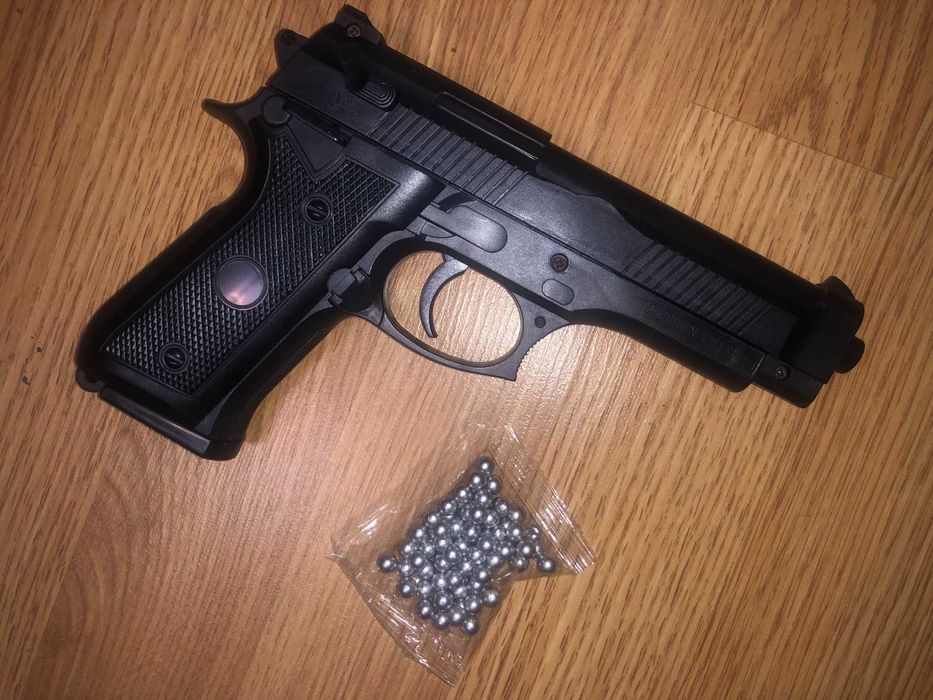 Берета - стильна іграшка для справжніх чоловіків!