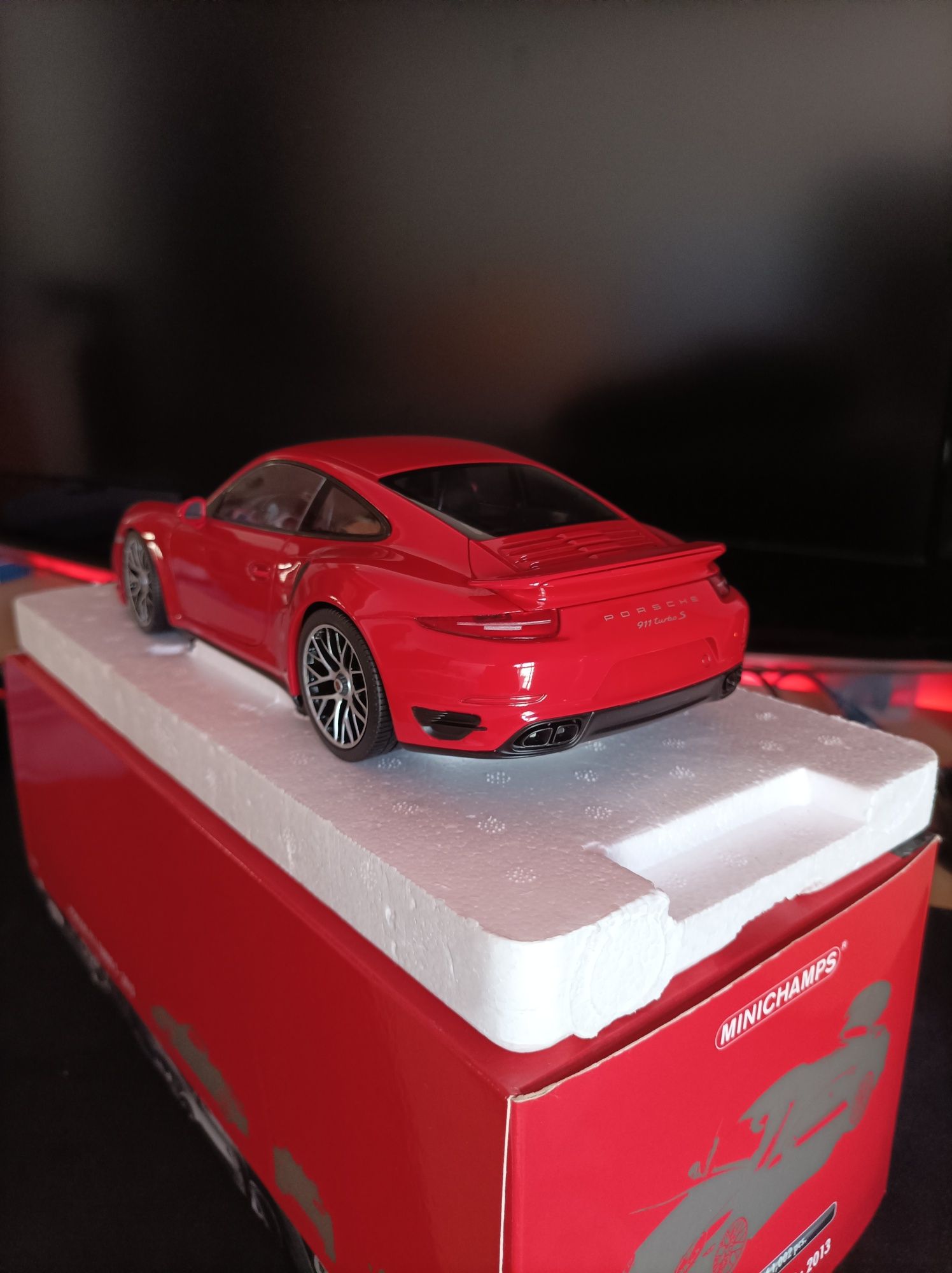 Minichamps 1:18 Porsche 911 (991.1) Turbo S
