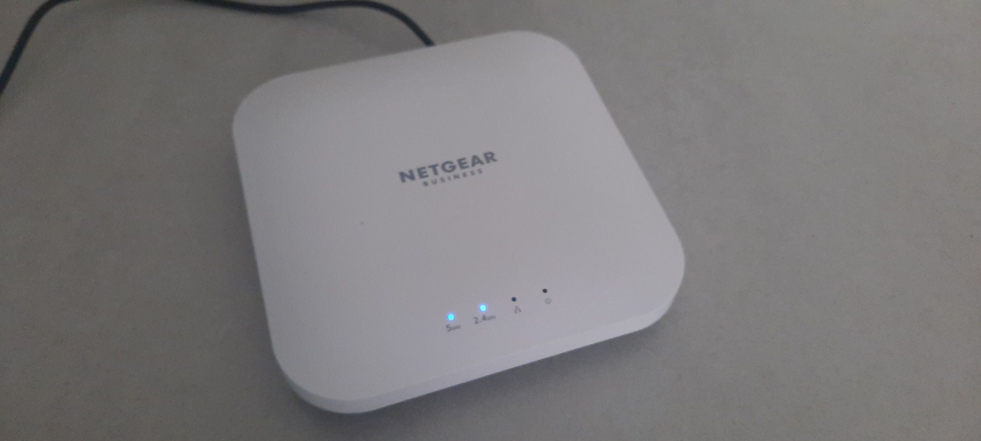 Router Wi-Fi D-Link DSL-3788 Netgear WAX214 Huawei WS520 Ugreen CR111