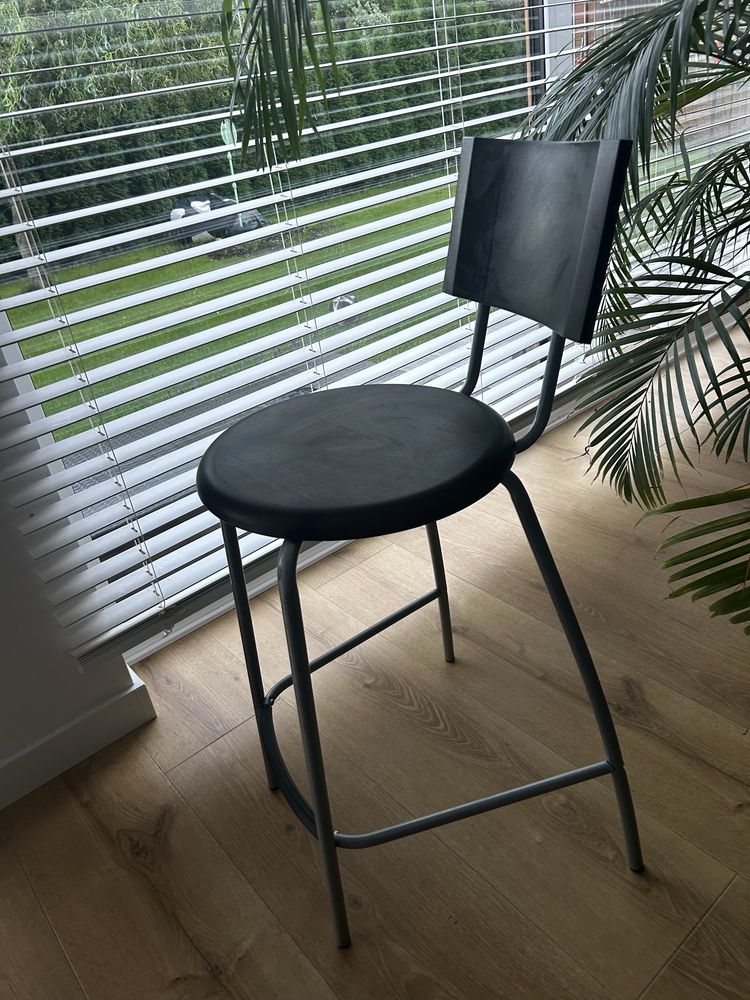 Ikea wysokie krzesło hoker do makijażu