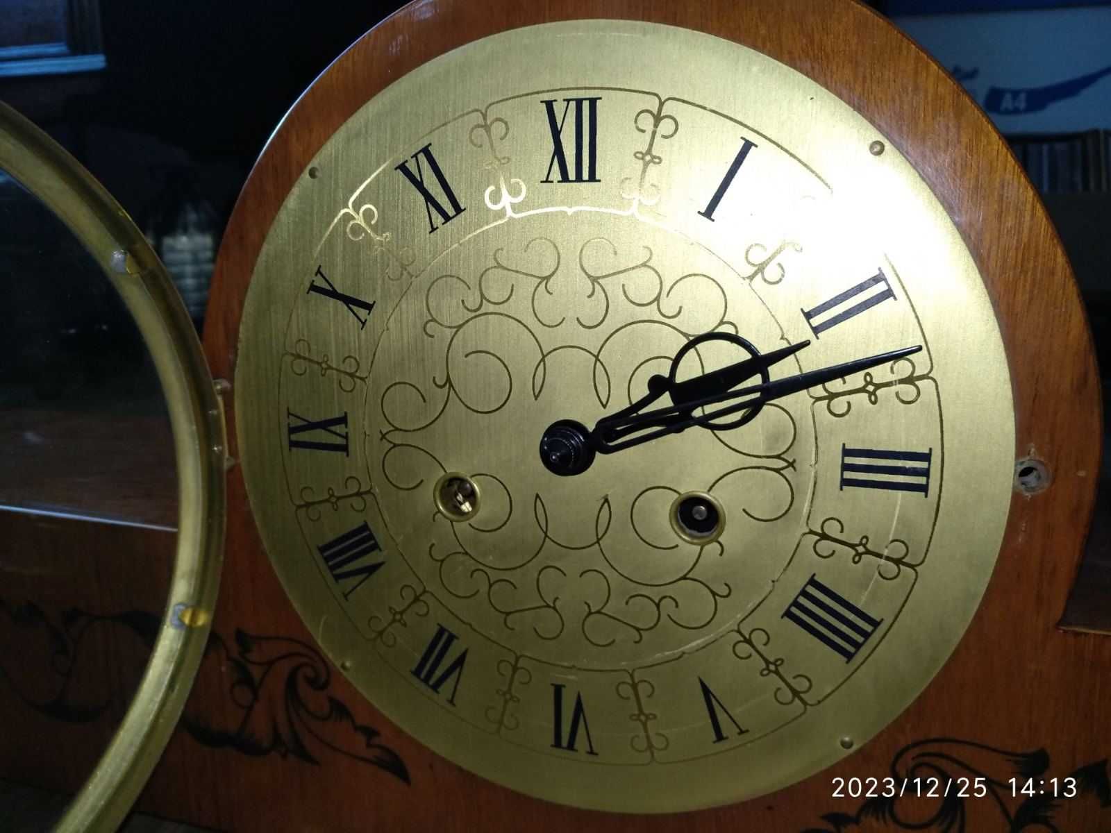 Настольные часы - "Янтарь", сделаны в СССР.