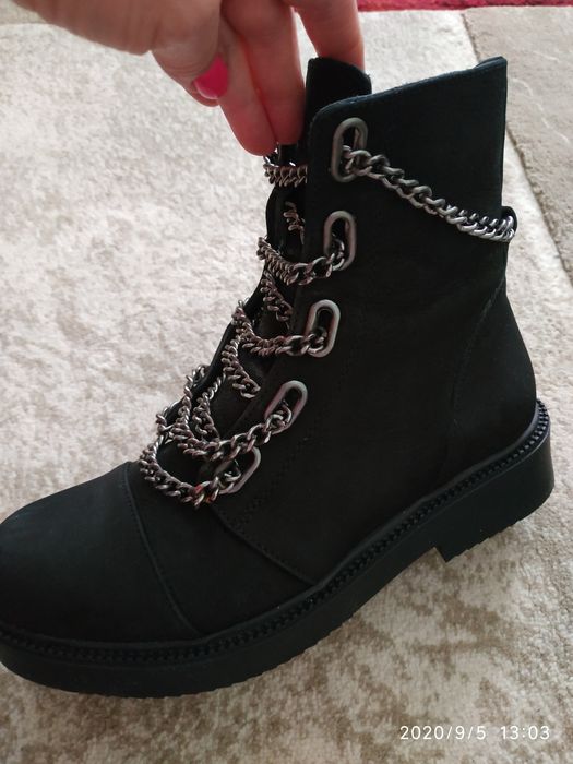 Ботінки жіночі осінні