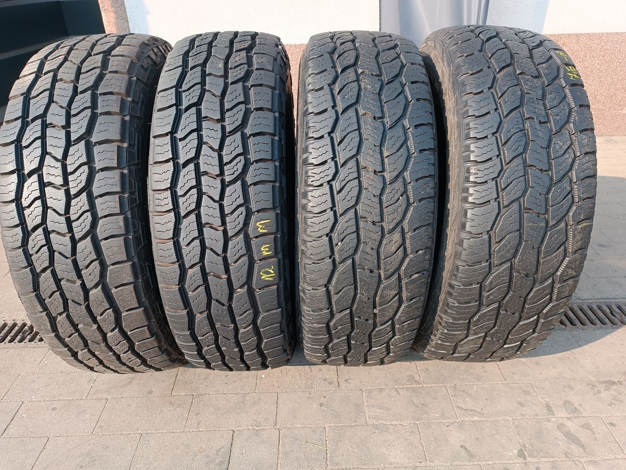 245/70R17 COOPER DISCOVERER AT 3  komplet opon