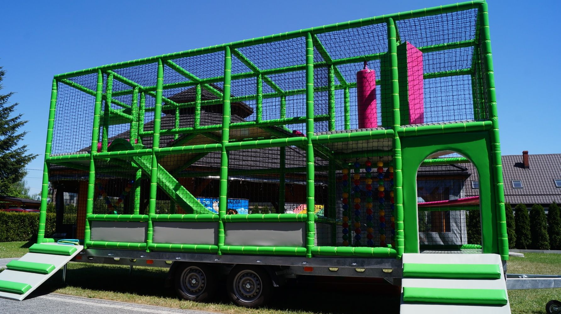 Dmuchańce/zjeżdżalnia/ścianka/minigolf/gokarty/łódki