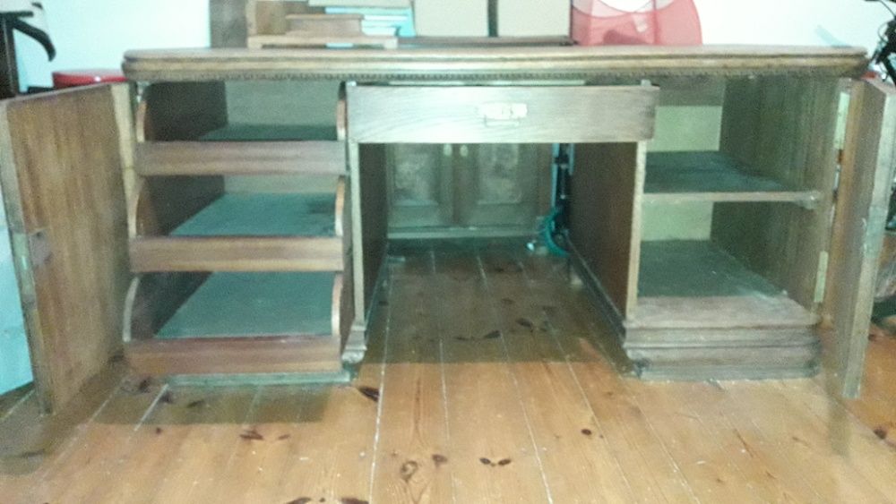 biurko drewniane stare