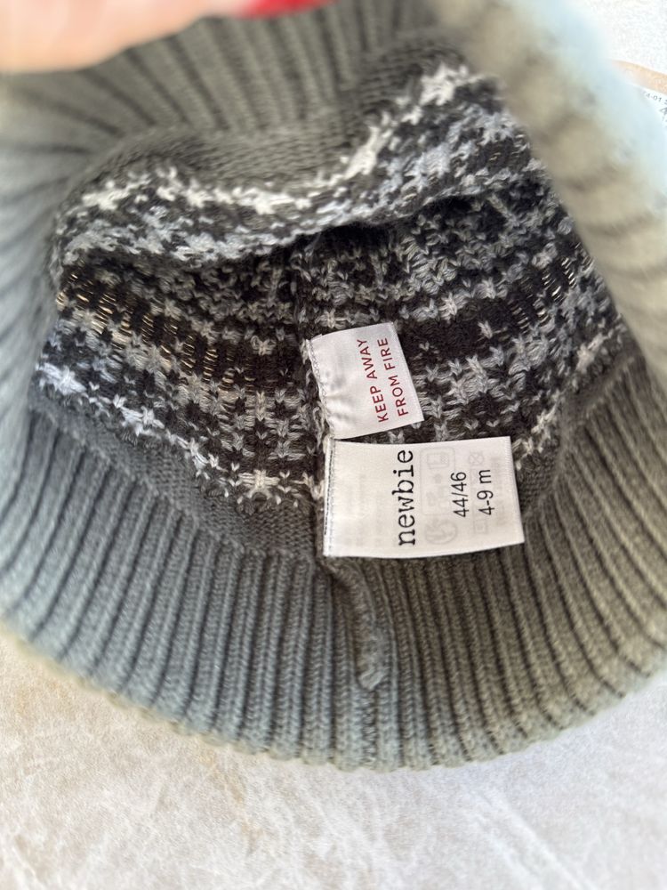 Czapka zimowa Newbie r. 44/46 Kappahl zielona z pomponem -nowa z metką