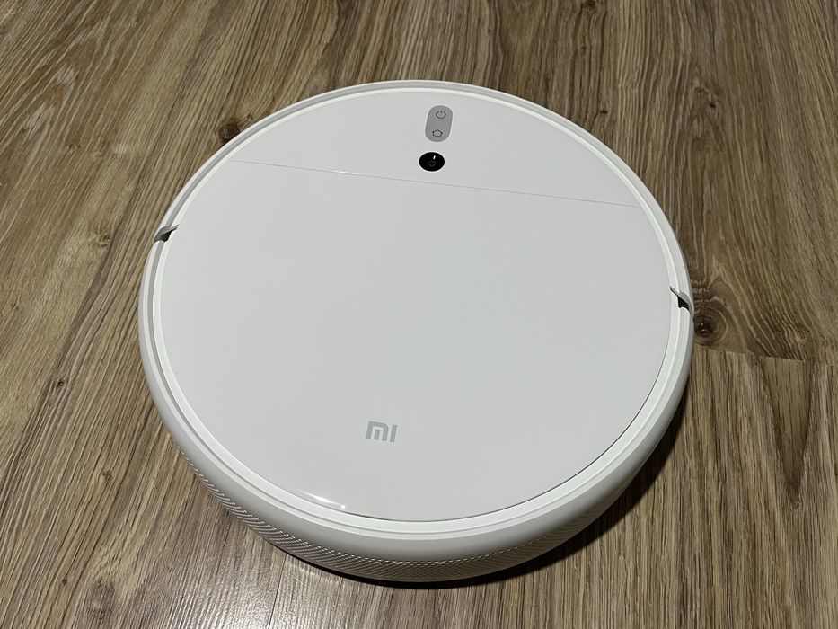 Робот-пылесос с функцией влажной уборкой Xiaomi Mi Vacuum Mop