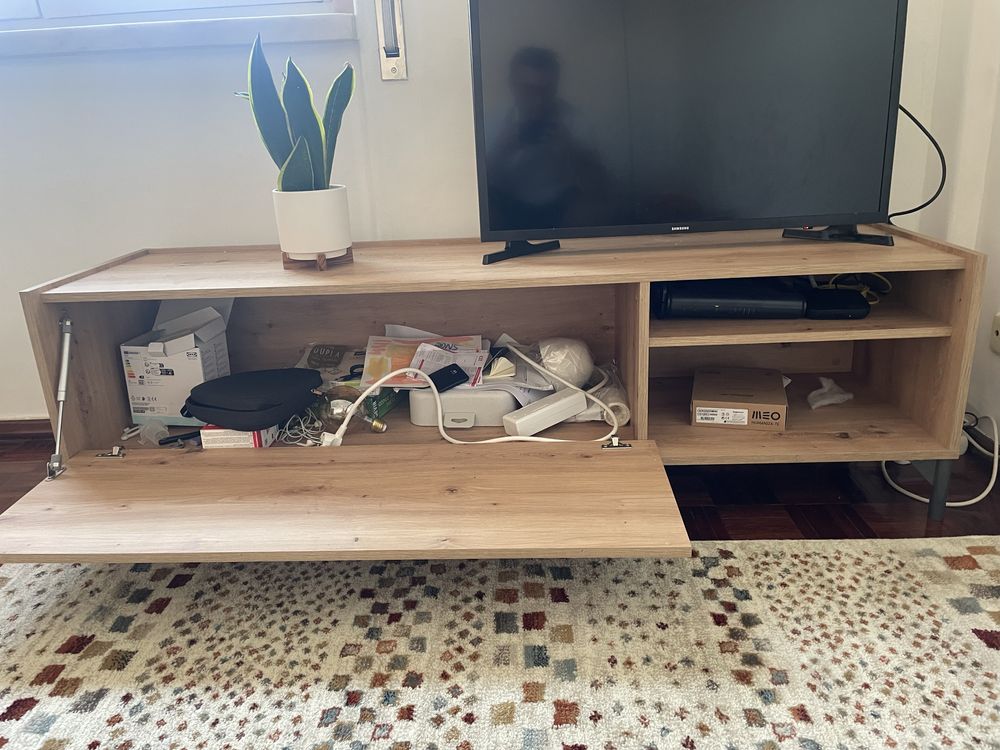 Vendo movel TV com 3 meses de uso