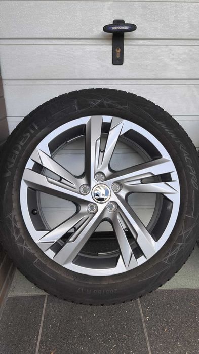 Koła Skoda Kamiq Vw Taigo Seat 17'' 5x100 opony 205/55/17 (OL1918)