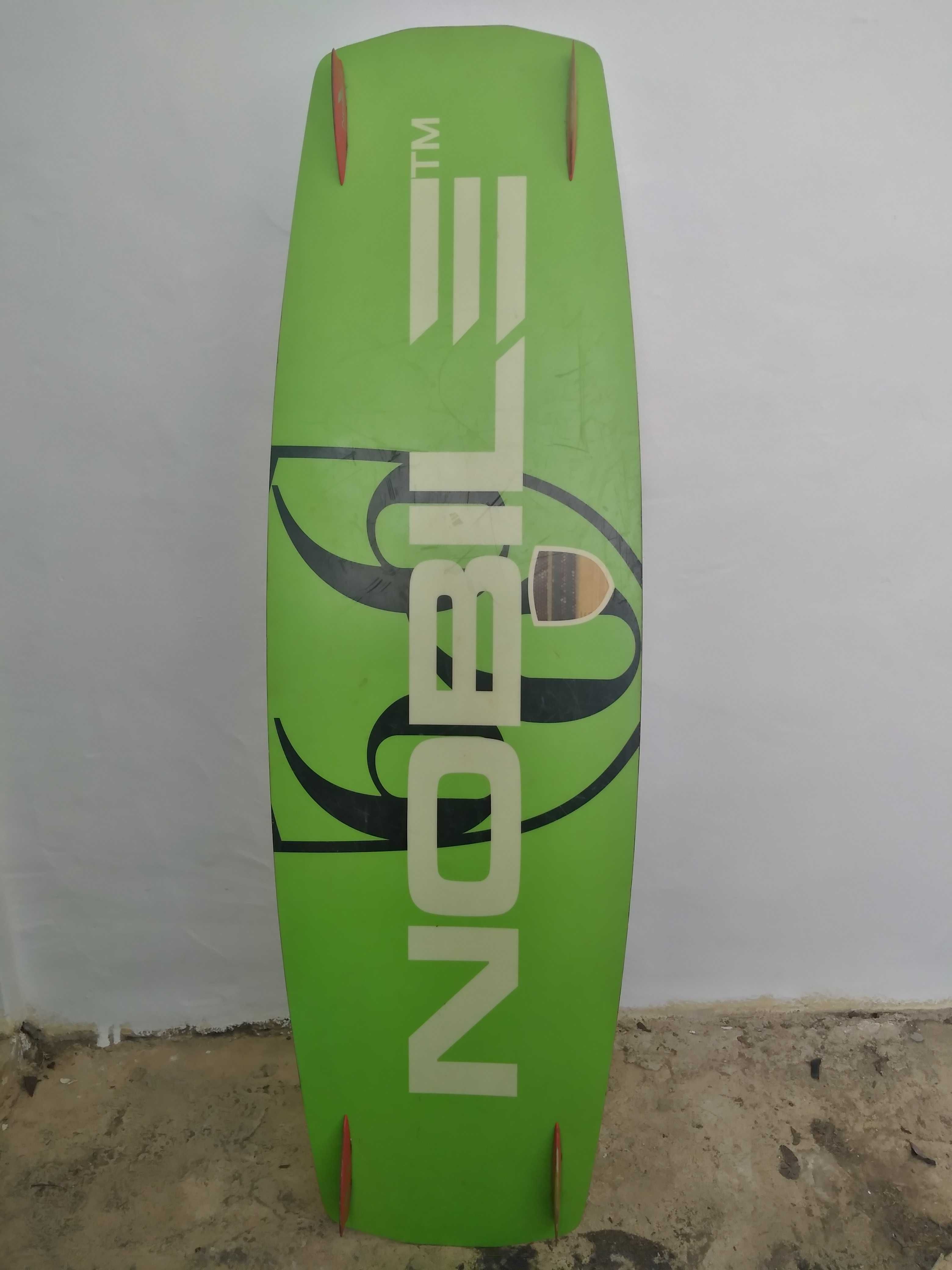 Prancha de kite Nóbil Freeride 139×39 Epc Honey Comp ultra leve