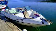Barco bow rider Rinker Captiva 212 proa aberta + reboque