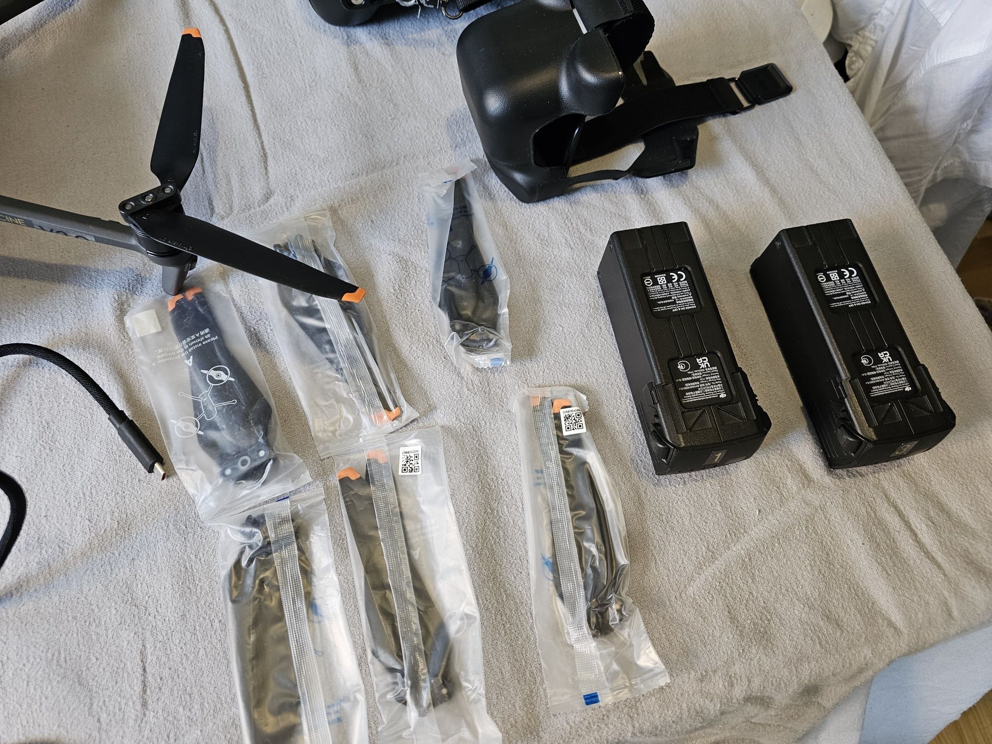 Dron Dji Mavic 3 Cine Fly More Combo
