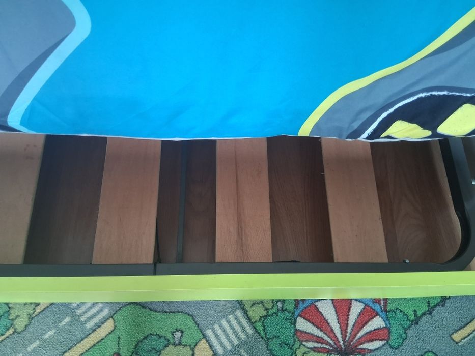 Vendo cama de solteiro + colchão